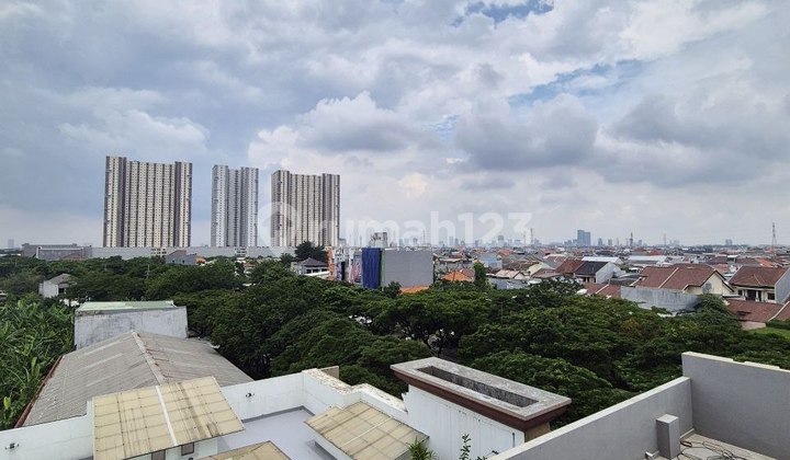 For Sale: Shophouse on Raya Merr Dr. Ir H. Soekarno Street, Surabaya 2