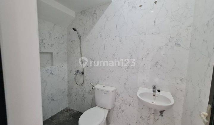 Dijual Rumah Baru Tenggilis Mejoyo Selatan Surabaya 2