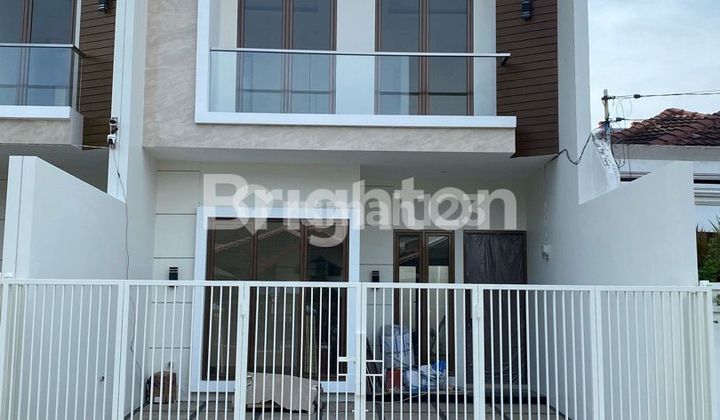 RUMAH BARU GRESSS MINIMALIS CANTIK SELANGKAH DARI MERR ROW JALAN 3 MOBIL 1