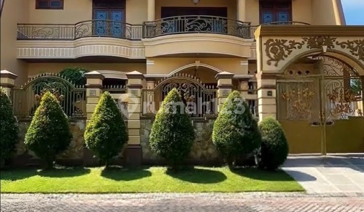 Rumah Classic Villa Royal Pakuwon City Surabaya Timur