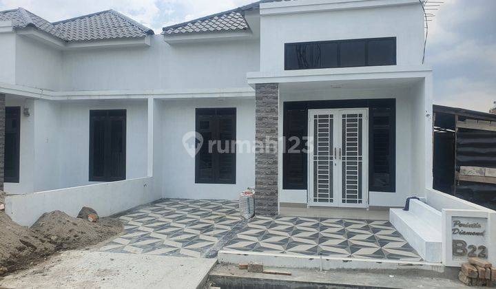 Di jual rumah dekat kelambir V perumahan pinggir jalan 1