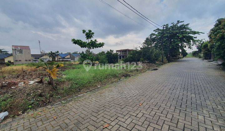 Tanah uk 8x20 lokasi dalam komplek jalan lebar dan sudah di paving  2