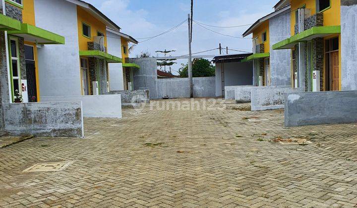 Rumah dalam komplek siap huni dekat Polda 2