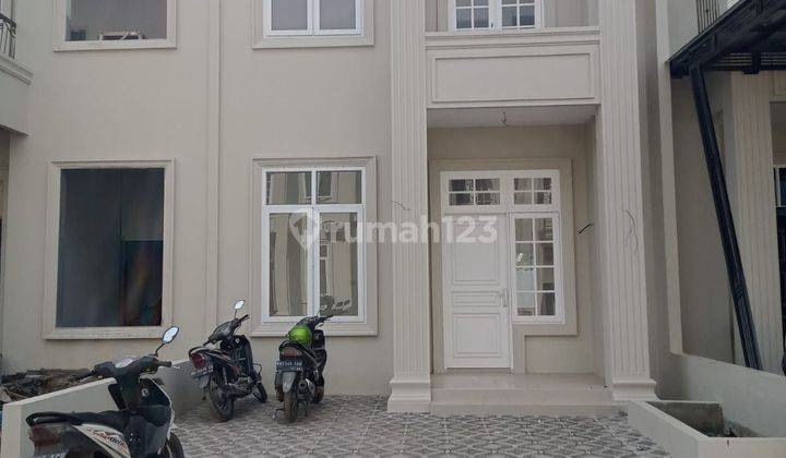 RUMAH MEWAH 2 LANTAI DI MEDAN JOHOR SIAP HUNI 1