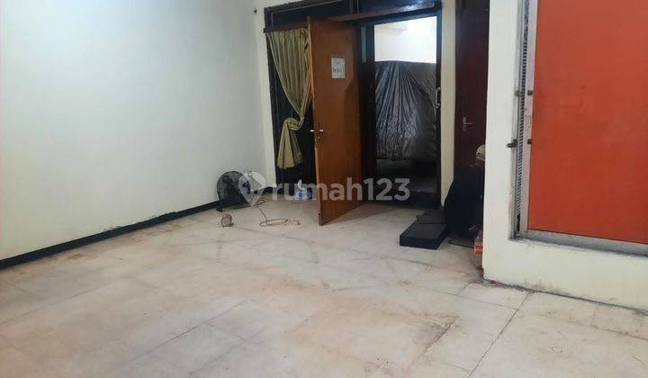 Disewakan Ruko Pusat Kota Jalan Raya Petemon Surabaya Pusat 2