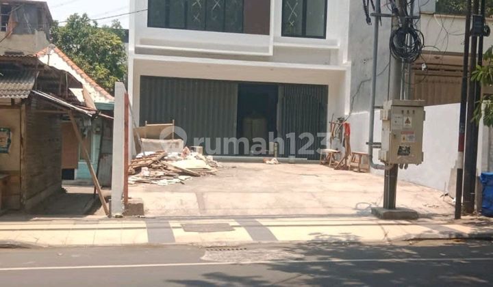 For Rent New Brand New Shop House Ready to Occupy Jalan Panglima Sudirman Gresik For Rent New Brand New Shop House Ready to Occupy Jalan Panglima Sudirman Gresik