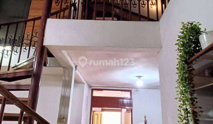 Dijual Cepat Rumah Halaman Luas Dengan Atmosfer Kampung Yang Tenang, di Tengah Keramaian Kota di Daerah Condet  1