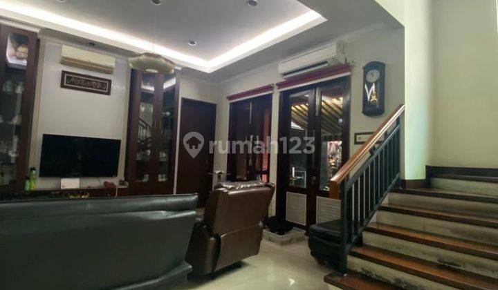 Rumah Besar Modern di Pinggir Jalan Besar Tebet 2