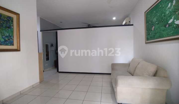 Disewakan & Dijual Rumah Akses Lebar di Tebet 2