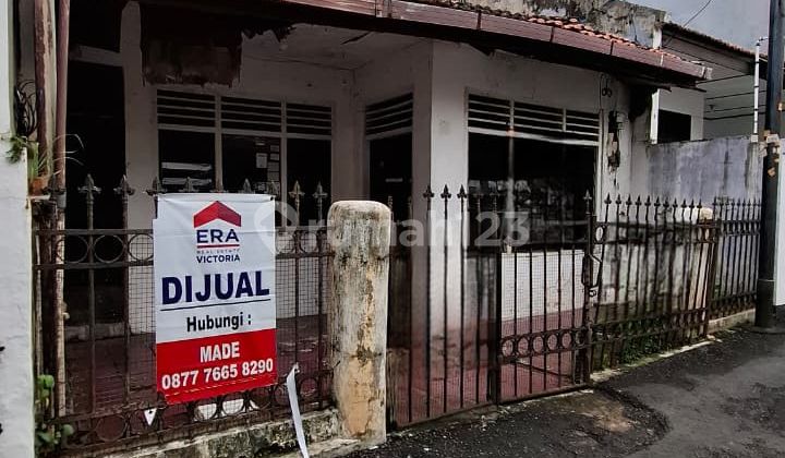Rumah Tua Hitung Harga Tanah, Dekat Akses Jalan 2 Mobil di Tebet