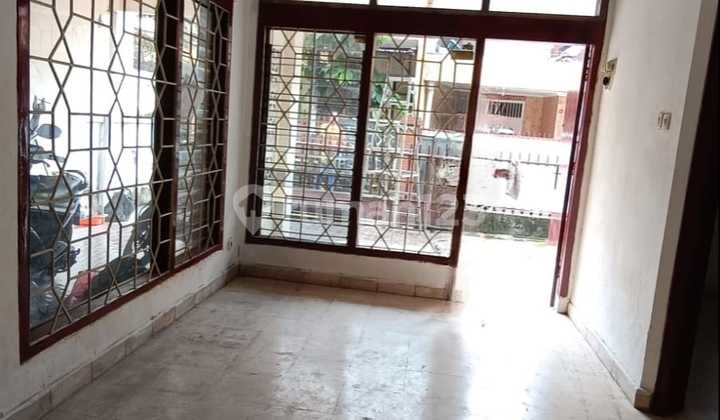 Rumah Lokasi Bagus di Tebet 2