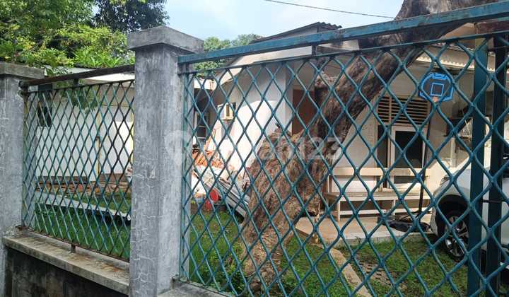 Rumah dalam Komplek Rawamangun 2