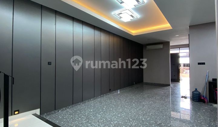 HOUSE CAN BE USED FOR OFFICE/BUSINESS IN TEBET 2