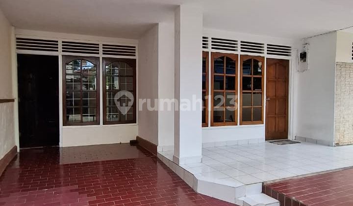 Rumah Akses 2 Mobil di Tebet Rumah Akses 2 Mobil di Tebet