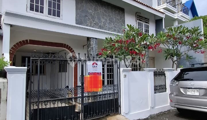 Rumah Depan Taman di Tebet Rumah Depan Taman di Tebet