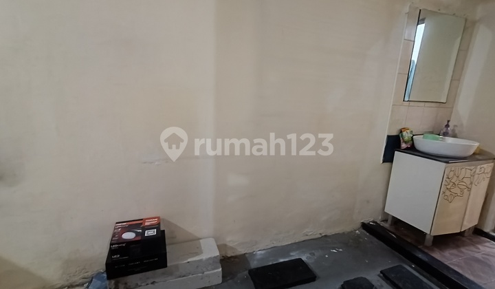 Rumah Akses Jalan 2 Mobil di Tebet 2