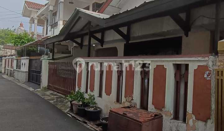 Rumah Bersih Harga Miring  di Tebet