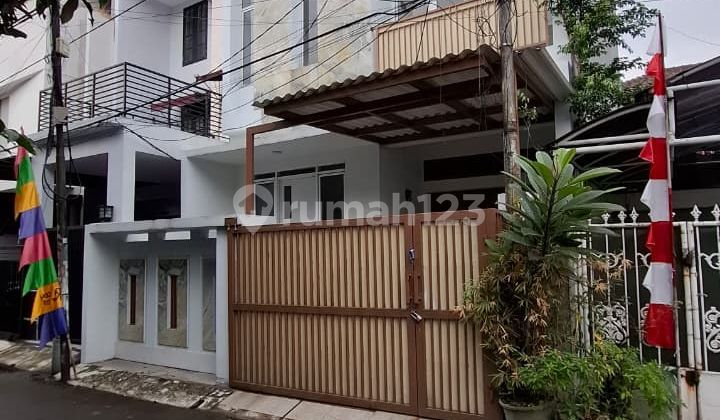 Rumah Baru Minimalis Jalan 2 Mobil di Tebet Rumah Baru Minimalis Jalan 2 Mobil di Tebet