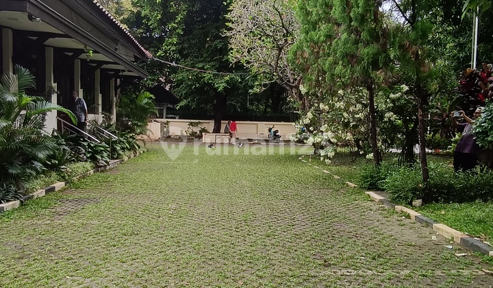 Rumah Lokasi Strategis di Menteng 2