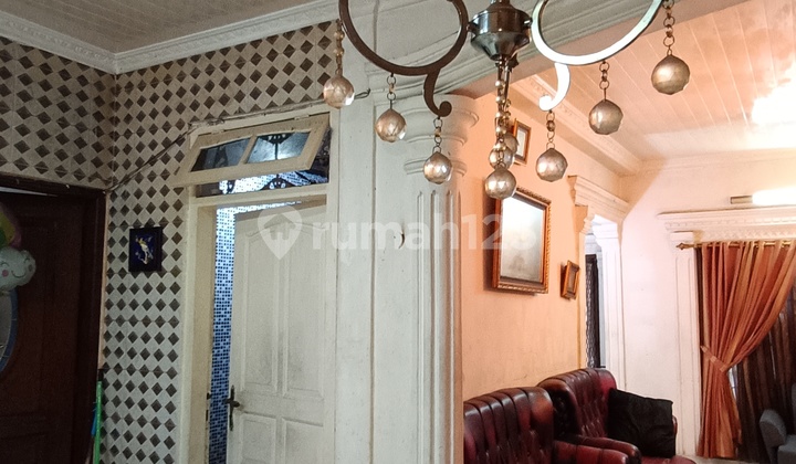 House with Access for 2 Cars, Spacious in Tebet 2