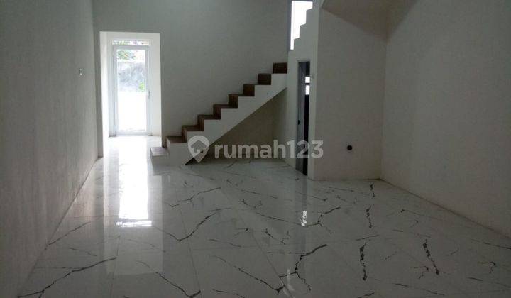 Ruko baru 2 lantai di Cisaranten, Arcamanik lt 109 m, carport 4 mobil 4