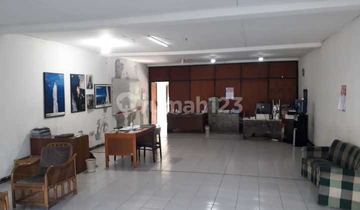 Ruko cocok untuk kantor di mainroad surya Sumantri, pasteur Bandung 4