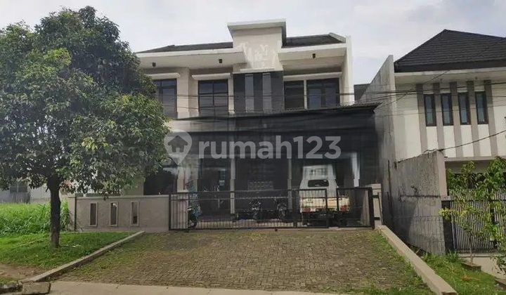 Rumah kantor terawat siap huni Batununggal Indah 