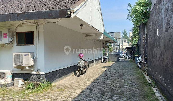 Rumah Cafe Di Dago Mainroad Bandung Diapit Kartika Sari  2