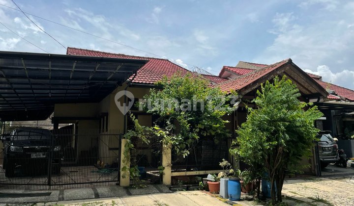 House in Parakan Mas Antapani Complex