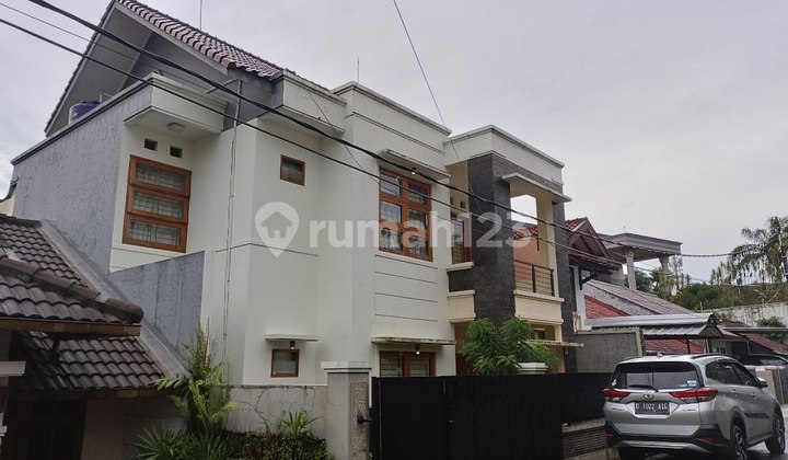 Rumah villa Di komplek dosen UNPAD I Cigadung Rumah villa Di komplek dosen UNPAD I Cigadung