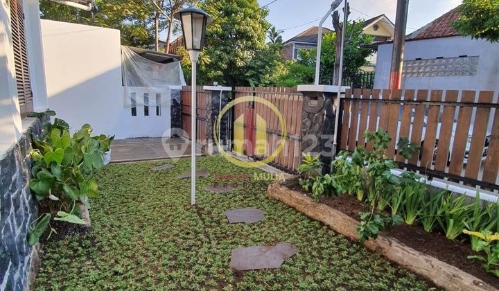 Beautiful house in Batununggal near Jakarta Street and Riau Bandung area.