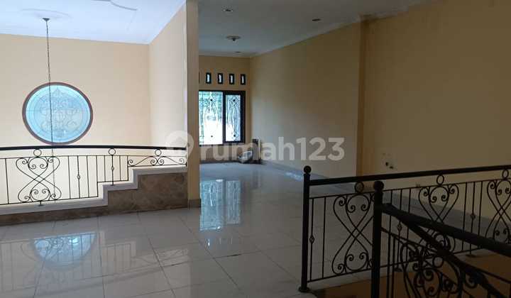 Rumah Sayap Riau Bandung Depan Stadion Siliwangi 2