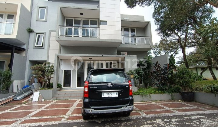 Ruko cocok untuk kantor Komplek Cigadung greenland Semi furnished 