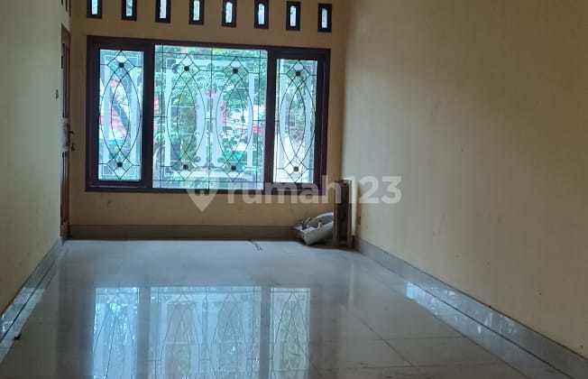 Rumah Sayap Riau Bandung Depan Stadion Siliwangi