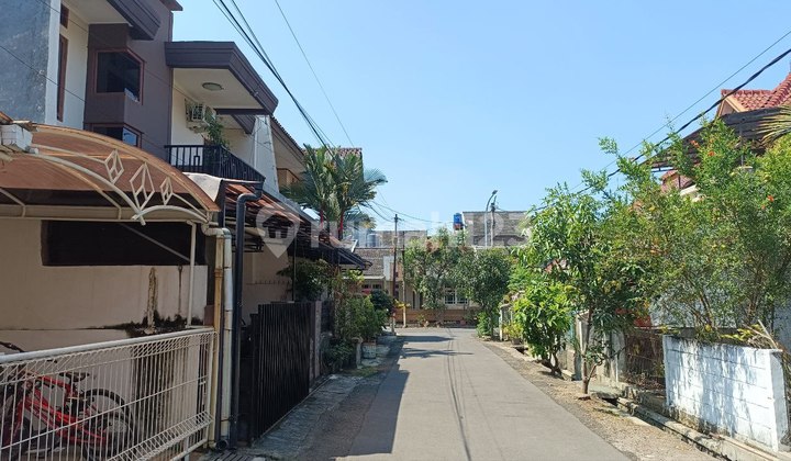 Rumah terawat Antapani Lingkungan kuldesak 2