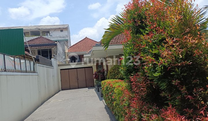 Rumah Mewah Terawat Di Supratman Bandung