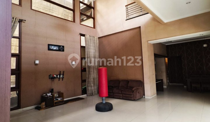rumah mewah modern minimalis Batununggal lokasi bagus