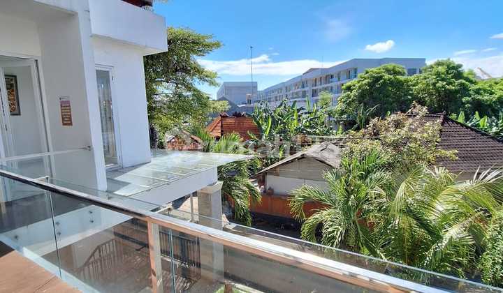 Rumah Elite Dekat Sunset Road & Pantai Kuta Bali Rumah Elite Dekat Sunset Road & Pantai Kuta Bali