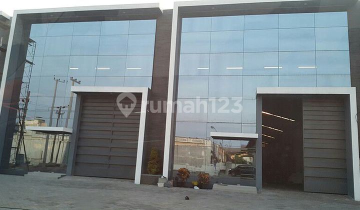 Premium Gudang cocok untuk Industri dan bisnis