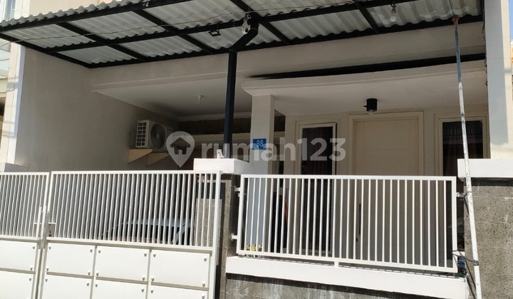 For Sale Well-Maintained Minimalist House in Mulyosari Near Pakuwoncity Shanghai Park For Sale Well-Maintained Minimalist House in Mulyosari Near Pakuwoncity Shanghai Park