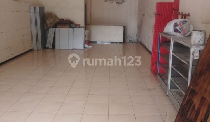 For Sale: Shop House in a Densely Populated Residential Area in Karang Asem, Suitable for Laundry Depot, etc. 2