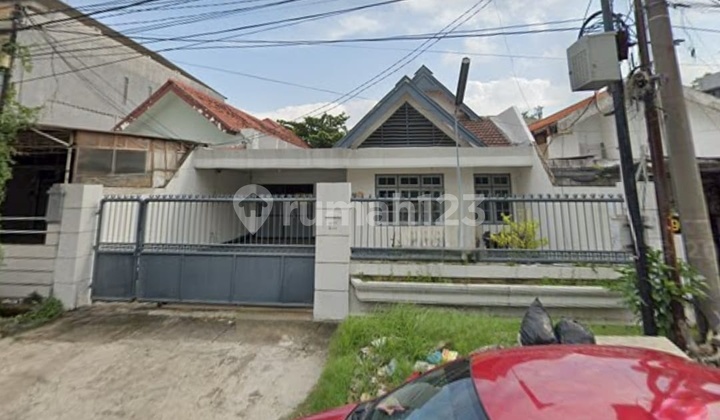 Rental House in Argopuro, Central Surabaya Commercial Area, suitable for Office, Restaurant, etc.