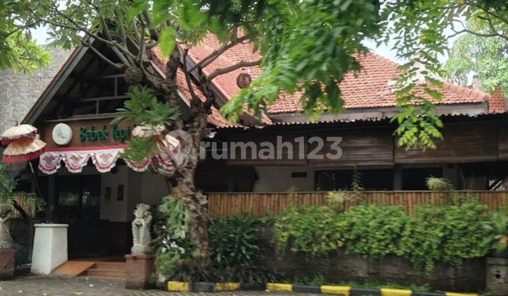For Rent: Luxury Business House in Darmokali, Formerly a Famous Restaurant.