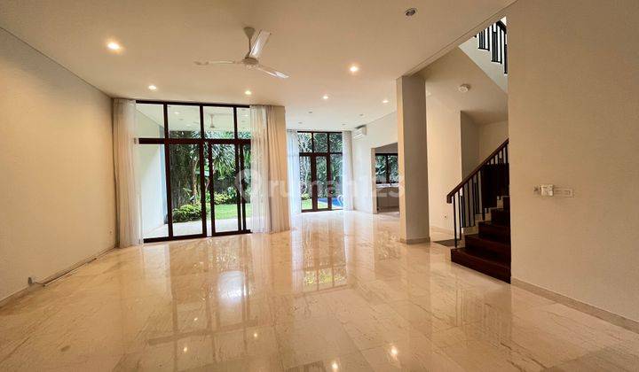 Minimalist Modern House In Kemang Selatan 3