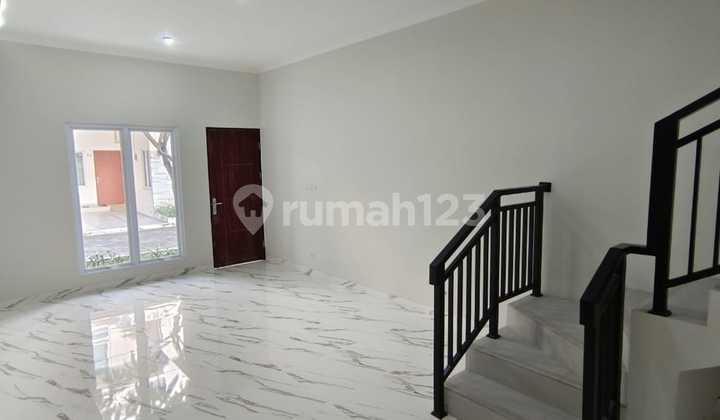 Rumah 2 Lantai Hook Caport 2 M0bil 4 Kamar Tidur KPR 0 Jaksel 2