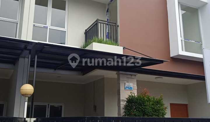 Rumah 2 LT minimalis fungsionalis nyaman di Jaksel DP KPR 0