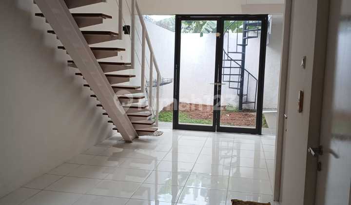 Rumah Bagus Siap Huni Design Modern Minimalis Naturalist Di Dalam Cluster Ozone Residence, Veteran Bintaro ~ Lya  2