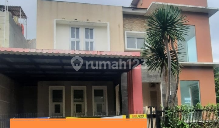 Rumah Bagus Siap Huni 2 Lantai, Posisi Hoek, Kolam Renang, Harga Menarik di Dalam Cluster Puspita Loka Bsd Rumah Bagus Siap Huni 2 Lantai, Posisi Hoek, Kolam Renang, Harga Menarik di Dalam Cluster Puspita Loka Bsd