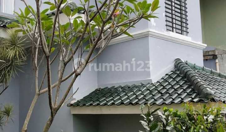 Comfortable 2-Story Ready-to-Occupy House in Gold Green Hill Sentul City. 2