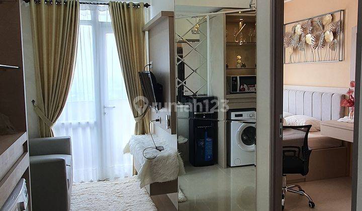 Apart.Vasanta Innopark dikelliling Pabrik Pabrik asing. Apartemen Vasanta Innopark Baru Furnished 1